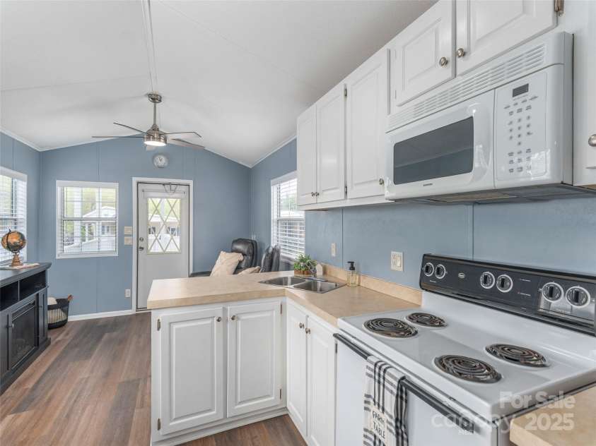 219 Pike Point, Waynesville, NC 28785.  MLS# CAR4254044, YatesRealty ID 15634. 