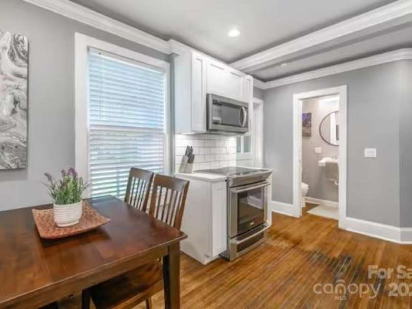 713/715 Walnut Avenue, Charlotte, NC 28208.  MLS# CAR4241101, YatesRealty ID 15635. 713 kitchen 2