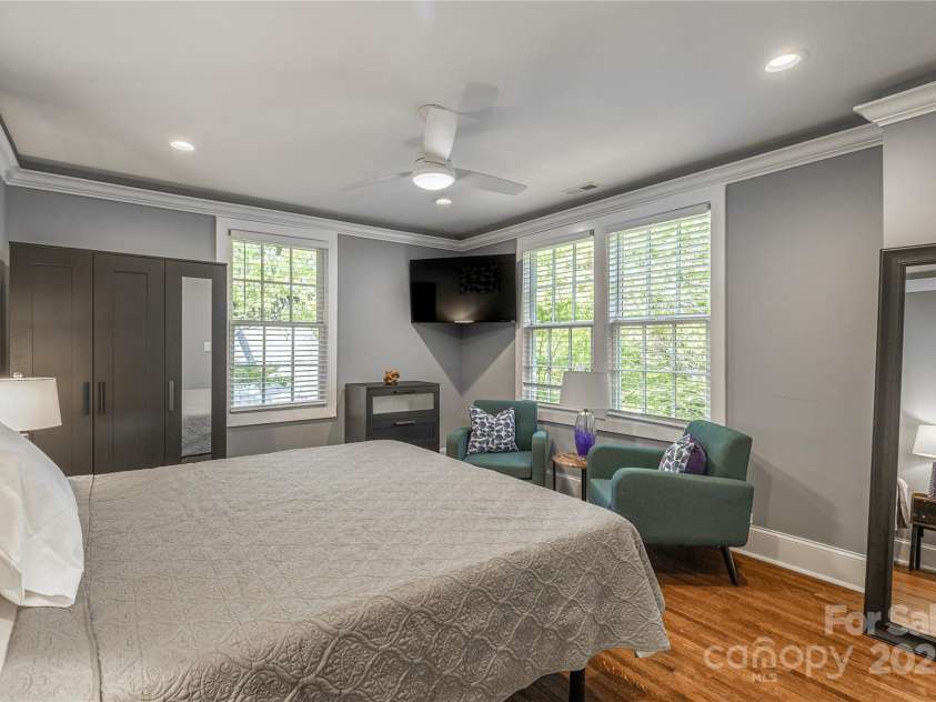 713/715 Walnut Avenue, Charlotte, NC 28208.  MLS# CAR4241101, YatesRealty ID 15635. 715 primary bedroom