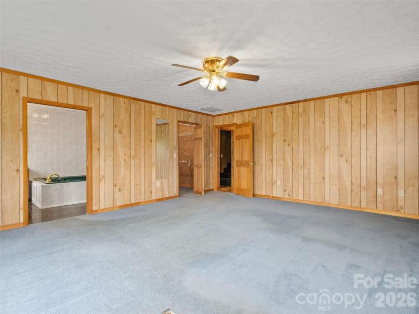 37 Sawyer Ridge Road, Clyde, NC 28721.  MLS# CAR4370652, YatesRealty ID 15636. 