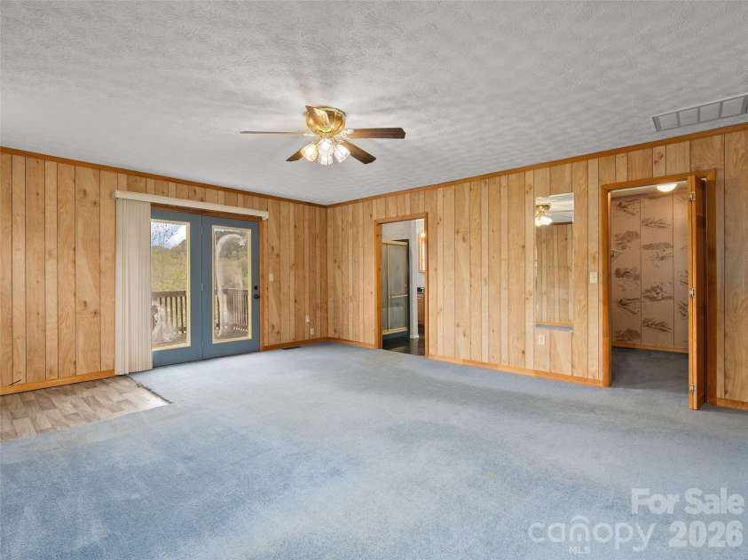 37 Sawyer Ridge Road, Clyde, NC 28721.  MLS# CAR4370652, YatesRealty ID 15636. 