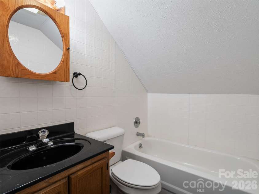 37 Sawyer Ridge Road, Clyde, NC 28721.  MLS# CAR4370652, YatesRealty ID 15636. 