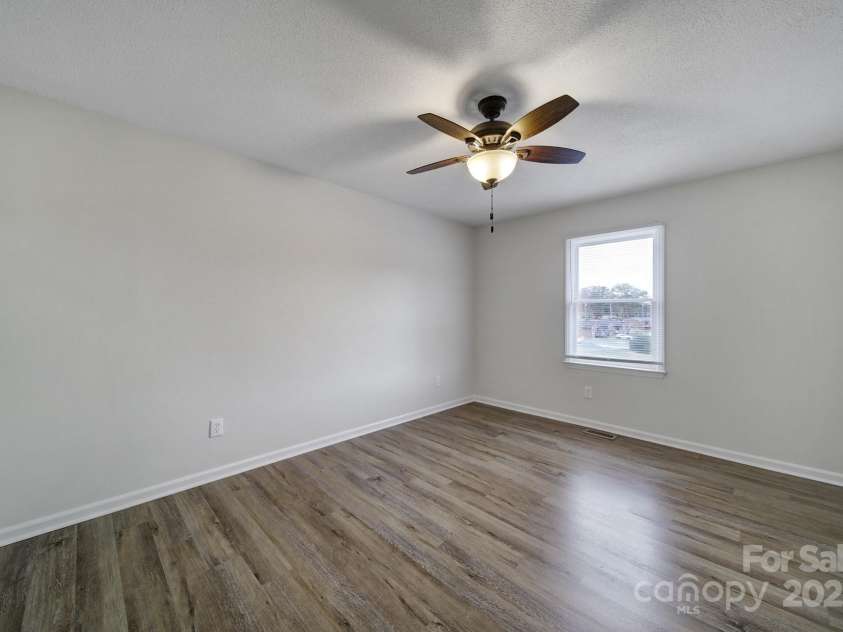 438 Stoneycreek Lane, Rock Hill, SC 29730.  MLS# CAR4211748, YatesRealty ID 15636. 