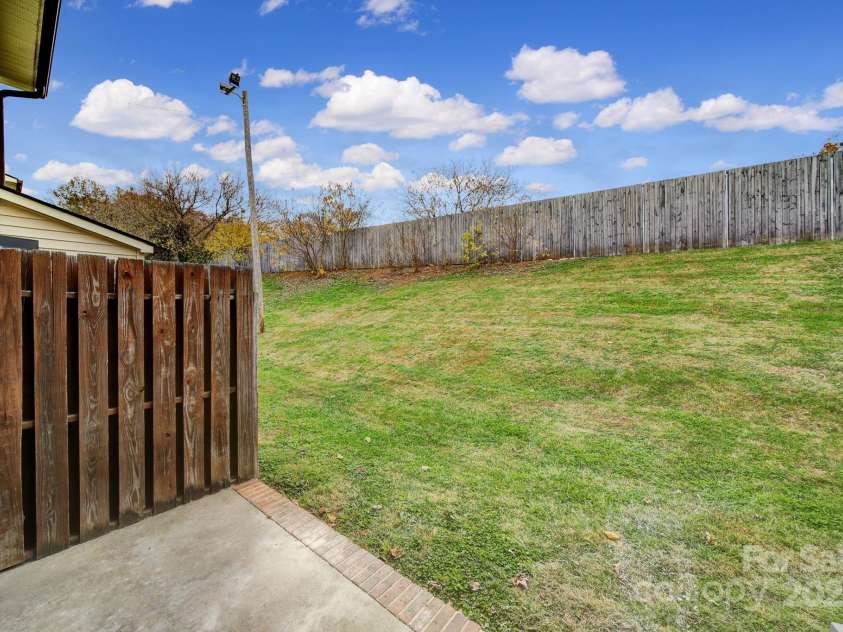 438 Stoneycreek Lane, Rock Hill, SC 29730.  MLS# CAR4211748, YatesRealty ID 15636. 