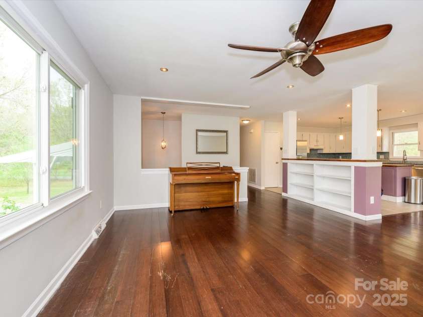 5601 Indian Brook Drive, Matthews, NC 28104.  MLS# CAR4241284, YatesRealty ID 15637. Great Room