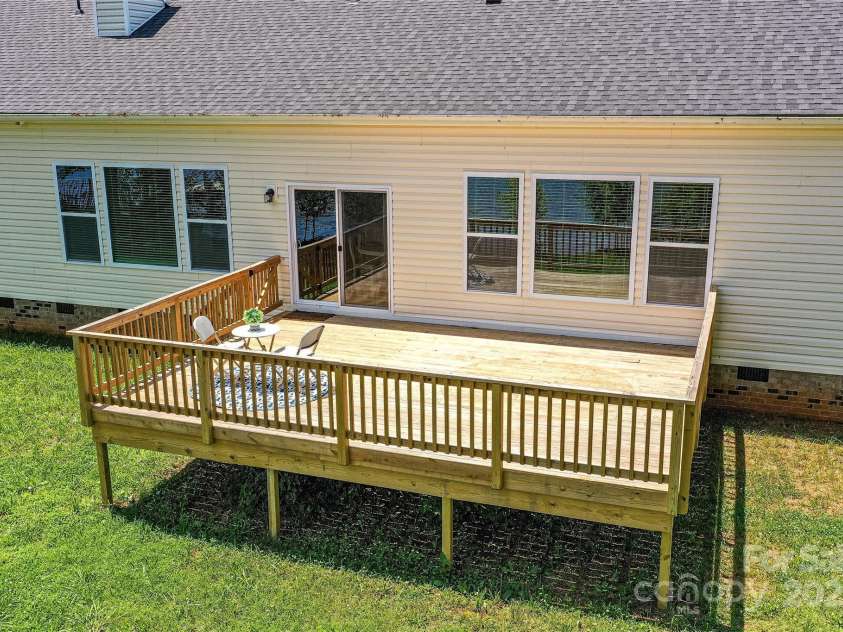 4980 Kiser Island Road, Terrell, NC 28682.  MLS# CAR4241142, YatesRealty ID 1564. Aerial View of Spacious Deck perfect for relaxing peacefully or entertaining while taking in the gorgeous water views !