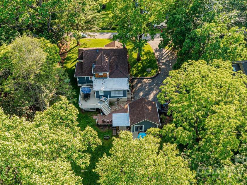 225 Rectory Hill Place, Lenoir, NC 28645.  MLS# CAR4258694, YatesRealty ID 15640. 