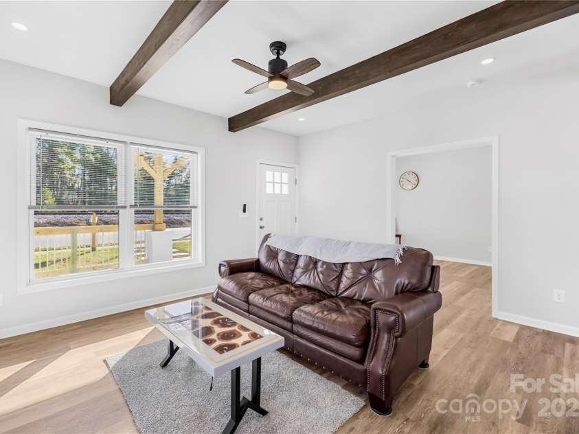 636 Broad Street, Mooresville, NC 28115.  MLS# CAR4239629, YatesRealty ID 15641. 