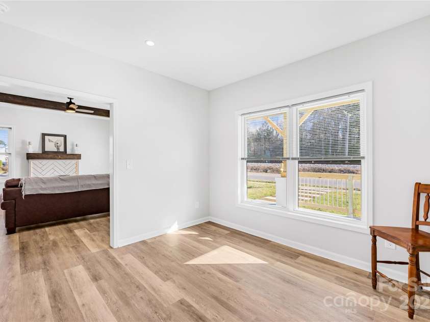 636 Broad Street, Mooresville, NC 28115.  MLS# CAR4239629, YatesRealty ID 15641. 