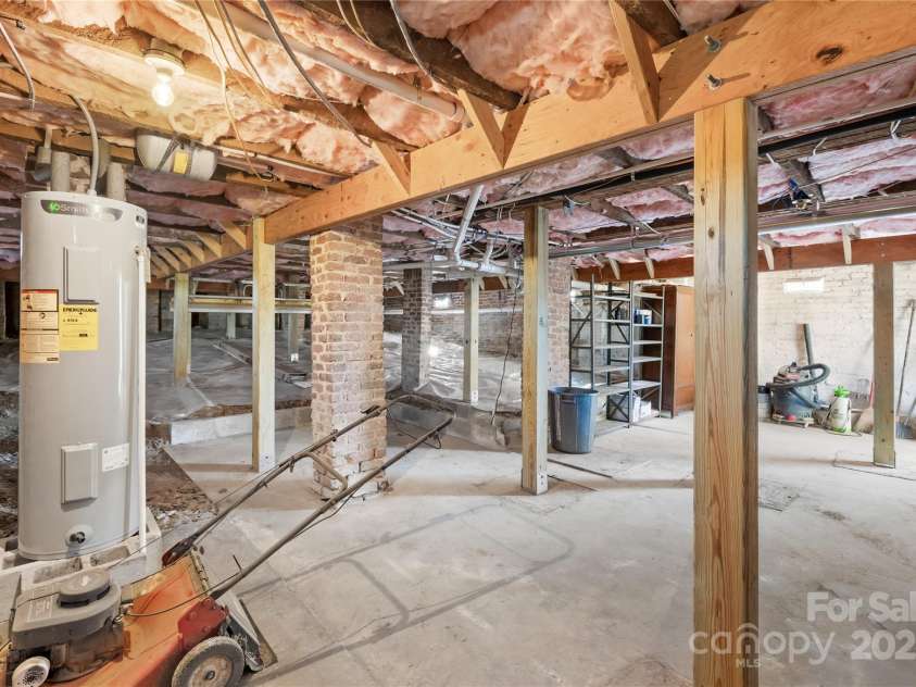636 Broad Street, Mooresville, NC 28115.  MLS# CAR4239629, YatesRealty ID 15641. 