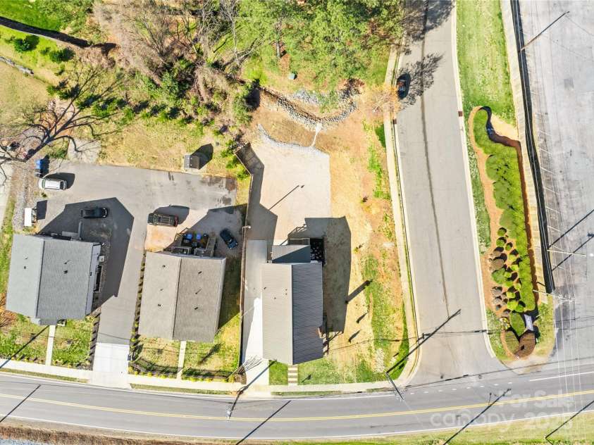 636 Broad Street, Mooresville, NC 28115.  MLS# CAR4239629, YatesRealty ID 15641. 