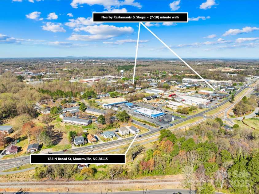 636 Broad Street, Mooresville, NC 28115.  MLS# CAR4239629, YatesRealty ID 15641. 