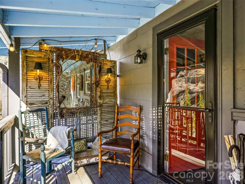 45 Shady Oak Drive, Asheville, NC 28803.  MLS# CAR4345374, YatesRealty ID 15642. Setting the scene for a romantic evening