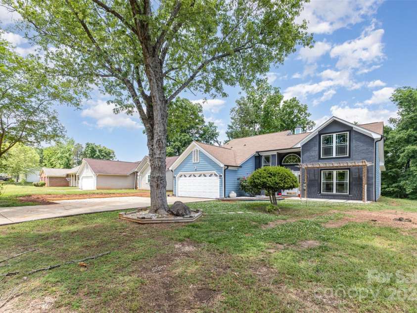 7218 Jacobs Fork Lane, Charlotte, NC 28273.  MLS# CAR4254104, YatesRealty ID 15642. 