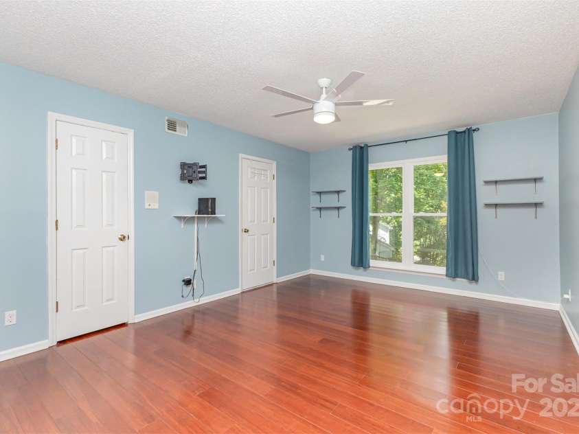 7218 Jacobs Fork Lane, Charlotte, NC 28273.  MLS# CAR4254104, YatesRealty ID 15642. 