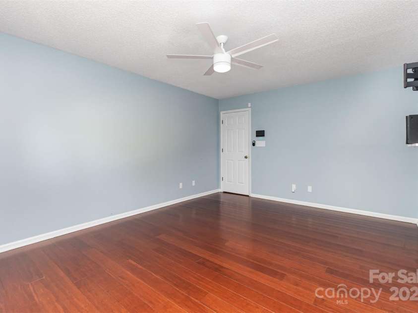 7218 Jacobs Fork Lane, Charlotte, NC 28273.  MLS# CAR4254104, YatesRealty ID 15642. 
