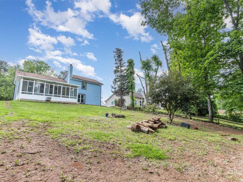 7218 Jacobs Fork Lane, Charlotte, NC 28273.  MLS# CAR4254104, YatesRealty ID 15642. 
