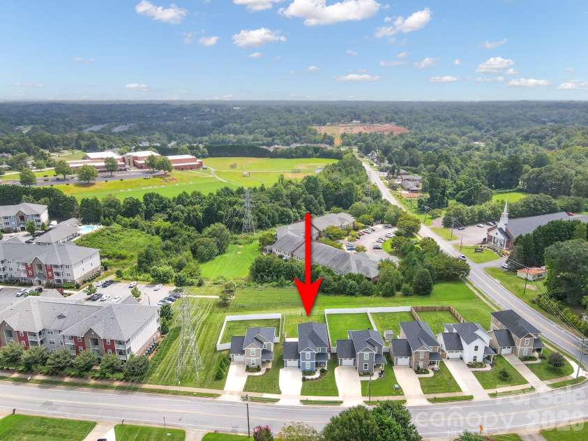 2636 2nd Street, Hickory, NC 28601.  MLS# CAR4361131, YatesRealty ID 15643. 
