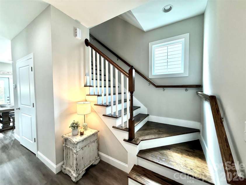2636 2nd Street, Hickory, NC 28601.  MLS# CAR4361131, YatesRealty ID 15643. 