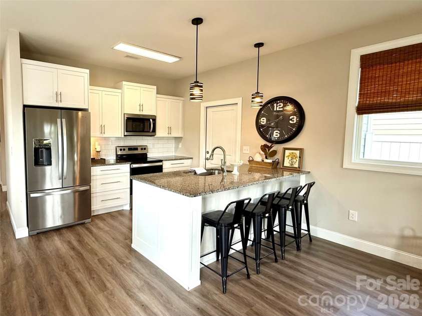 2636 2nd Street, Hickory, NC 28601.  MLS# CAR4361131, YatesRealty ID 15643. 