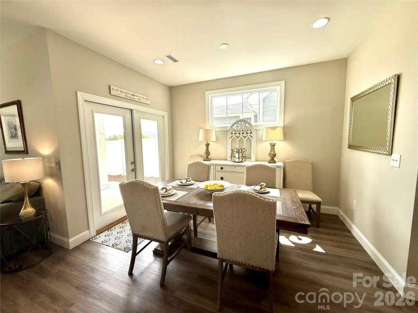 2636 2nd Street, Hickory, NC 28601.  MLS# CAR4361131, YatesRealty ID 15643. 