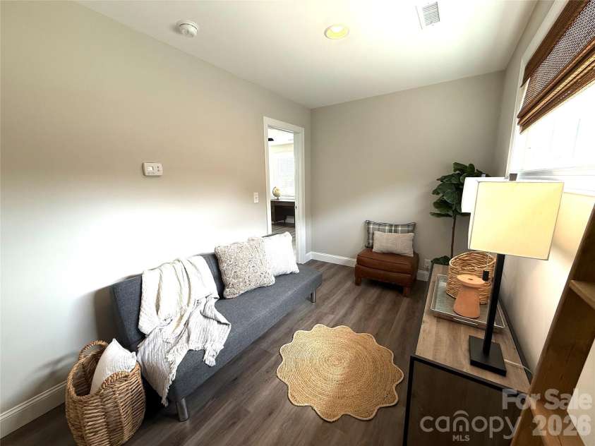 2636 2nd Street, Hickory, NC 28601.  MLS# CAR4361131, YatesRealty ID 15643. 