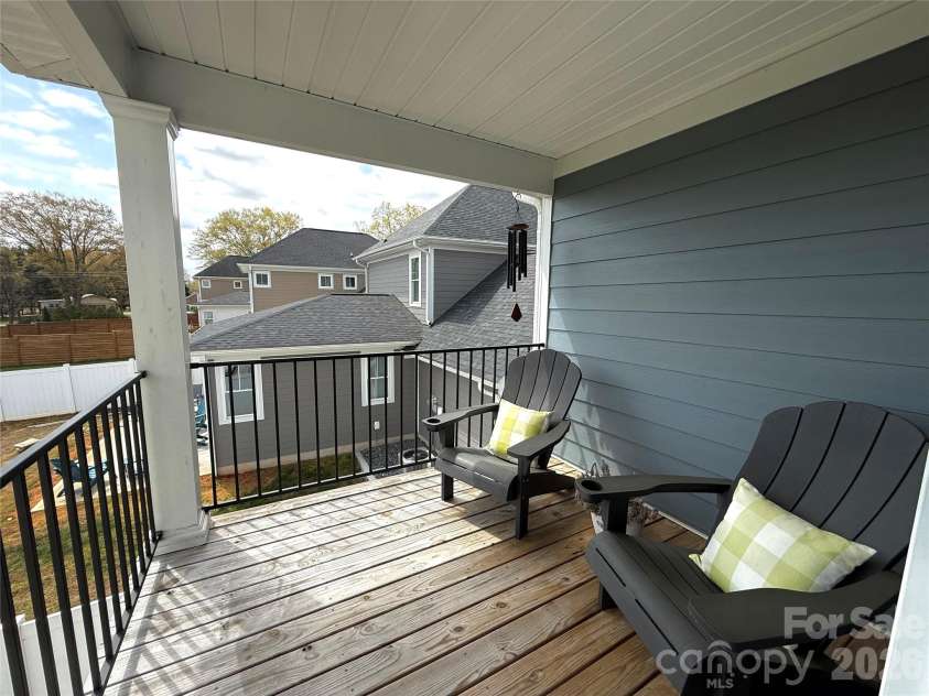 2636 2nd Street, Hickory, NC 28601.  MLS# CAR4361131, YatesRealty ID 15643. 