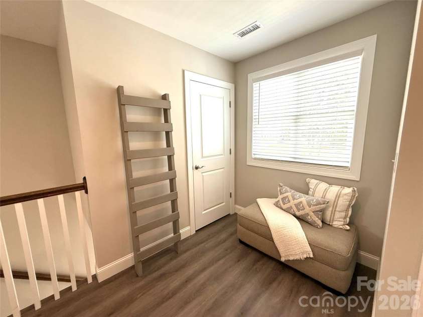 2636 2nd Street, Hickory, NC 28601.  MLS# CAR4361131, YatesRealty ID 15643. 