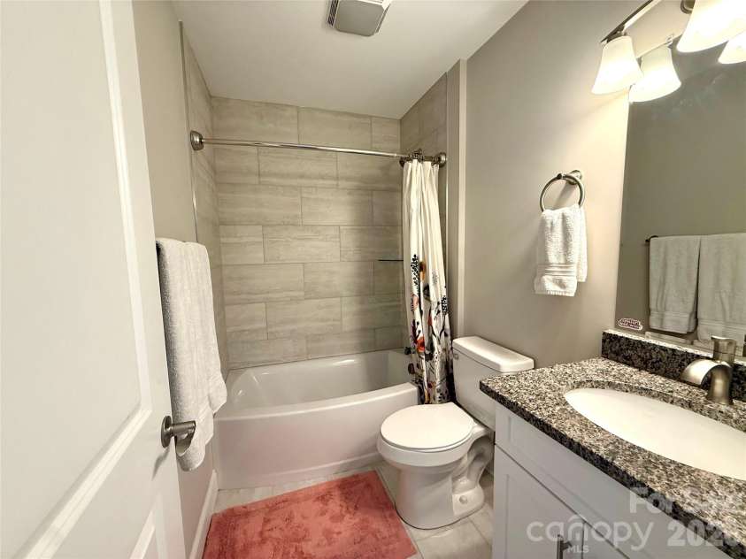 2636 2nd Street, Hickory, NC 28601.  MLS# CAR4361131, YatesRealty ID 15643. 
