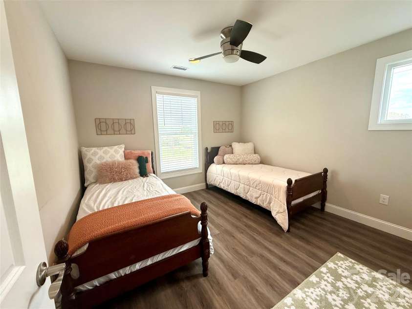 2636 2nd Street, Hickory, NC 28601.  MLS# CAR4361131, YatesRealty ID 15643. 
