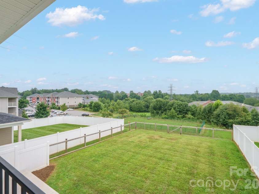 2636 2nd Street, Hickory, NC 28601.  MLS# CAR4361131, YatesRealty ID 15643. 