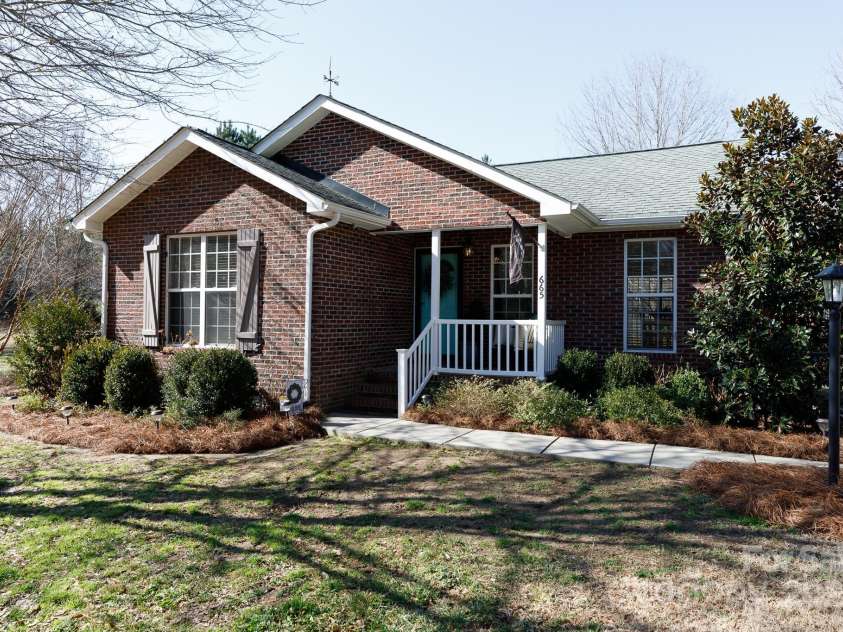 665 Edwards Road, Fort Lawn, SC 29714.  MLS# CAR4219216, YatesRealty ID 15643. 
