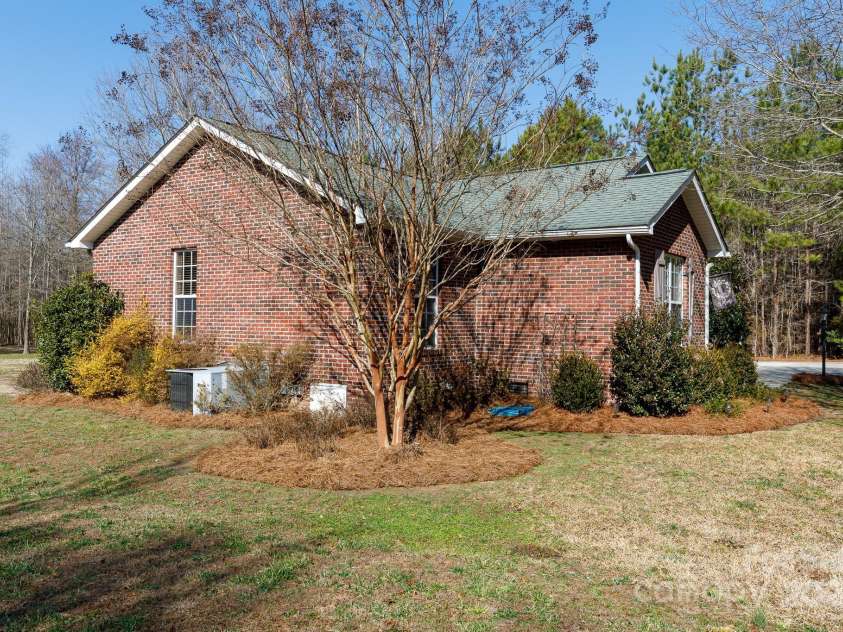 665 Edwards Road, Fort Lawn, SC 29714.  MLS# CAR4219216, YatesRealty ID 15643. 