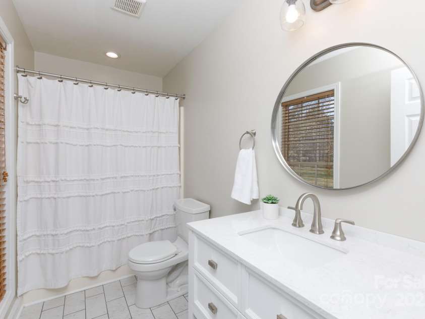 665 Edwards Road, Fort Lawn, SC 29714.  MLS# CAR4219216, YatesRealty ID 15643. 