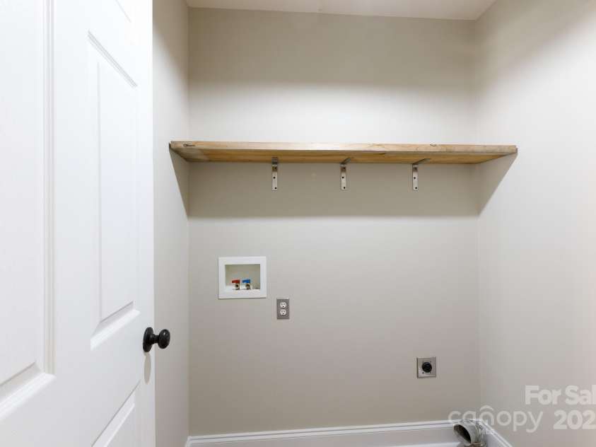 665 Edwards Road, Fort Lawn, SC 29714.  MLS# CAR4219216, YatesRealty ID 15643. 