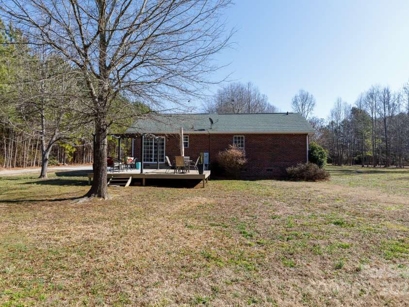 665 Edwards Road, Fort Lawn, SC 29714.  MLS# CAR4219216, YatesRealty ID 15643. 