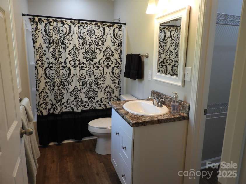 146 Crestmont Drive, Gaffney, SC 29341.  MLS# CAR4249818, YatesRealty ID 15644. 