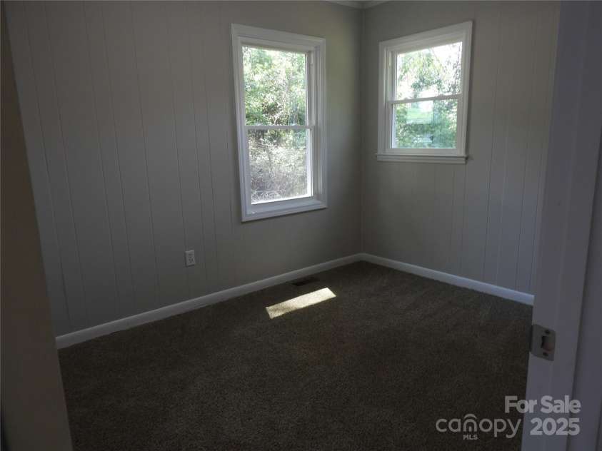 146 Crestmont Drive, Gaffney, SC 29341.  MLS# CAR4249818, YatesRealty ID 15644. 