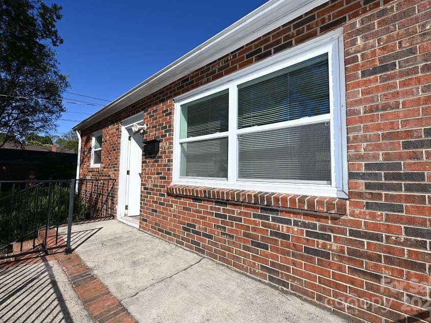 125 Ervin Avenue, Newton, NC 28658.  MLS# CAR4192439, YatesRealty ID 15645. 