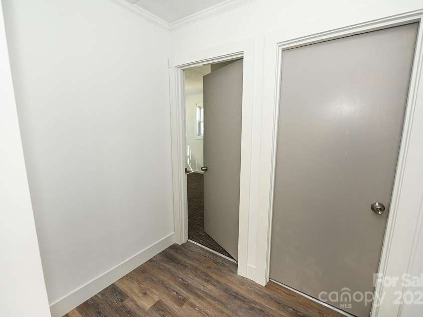 125 Ervin Avenue, Newton, NC 28658.  MLS# CAR4192439, YatesRealty ID 15645. 