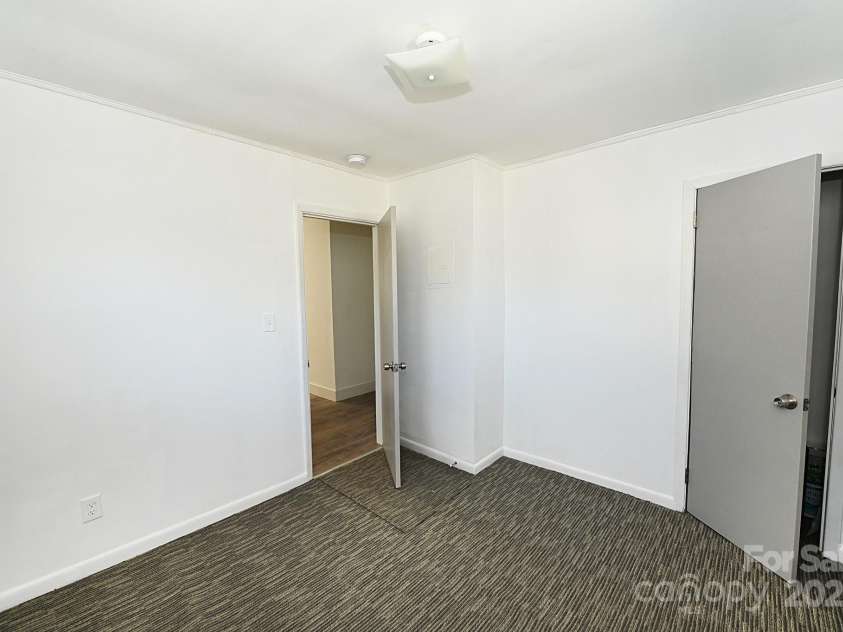 125 Ervin Avenue, Newton, NC 28658.  MLS# CAR4192439, YatesRealty ID 15645. 