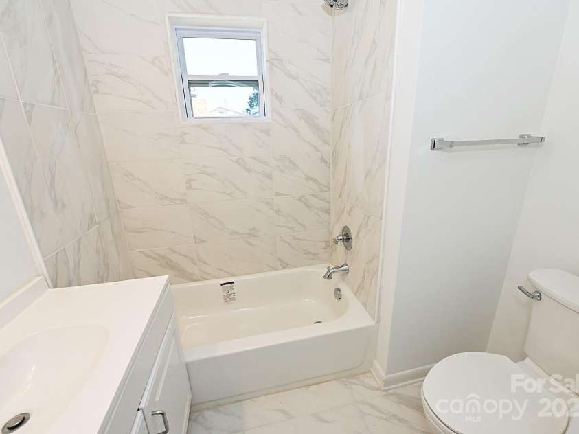 125 Ervin Avenue, Newton, NC 28658.  MLS# CAR4192439, YatesRealty ID 15645. 