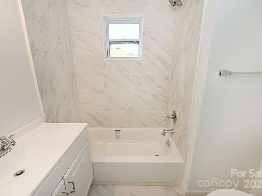 125 Ervin Avenue, Newton, NC 28658.  MLS# CAR4192439, YatesRealty ID 15645. 