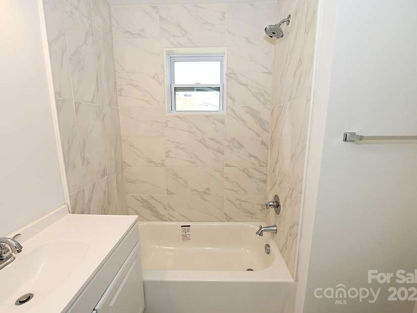 125 Ervin Avenue, Newton, NC 28658.  MLS# CAR4192439, YatesRealty ID 15645. 