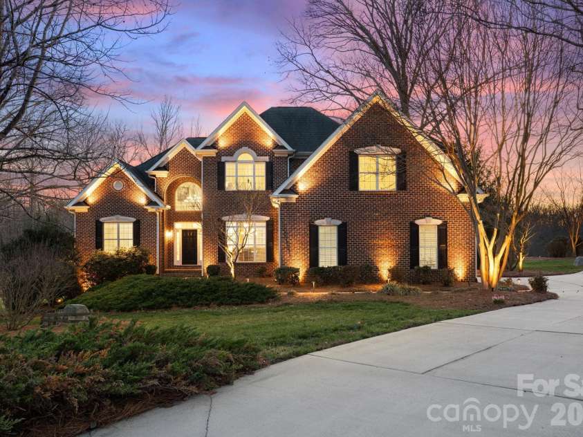 280 Brassie Lane, Summerfield, NC 27358.  MLS# CAR4367731, YatesRealty ID 15645. 