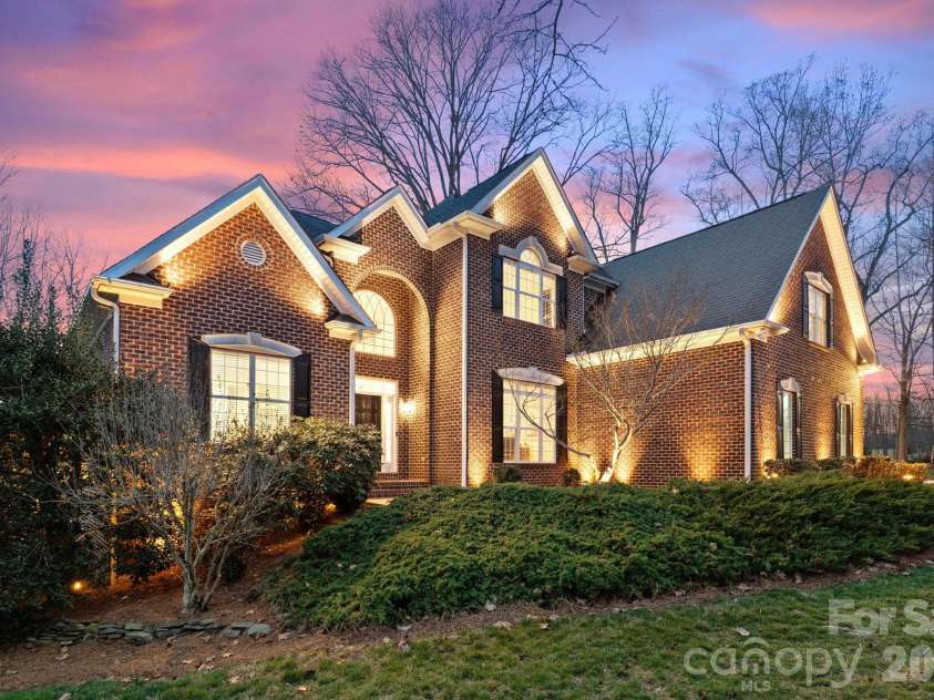 280 Brassie Lane, Summerfield, NC 27358.  MLS# CAR4367731, YatesRealty ID 15645. 