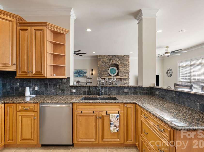 280 Brassie Lane, Summerfield, NC 27358.  MLS# CAR4367731, YatesRealty ID 15645. 