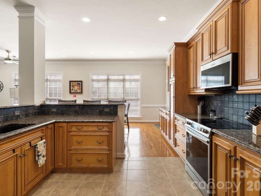 280 Brassie Lane, Summerfield, NC 27358.  MLS# CAR4367731, YatesRealty ID 15645. 