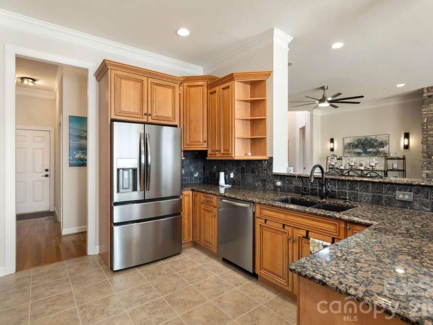 280 Brassie Lane, Summerfield, NC 27358.  MLS# CAR4367731, YatesRealty ID 15645. 