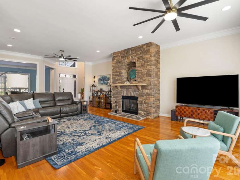 280 Brassie Lane, Summerfield, NC 27358.  MLS# CAR4367731, YatesRealty ID 15645. 